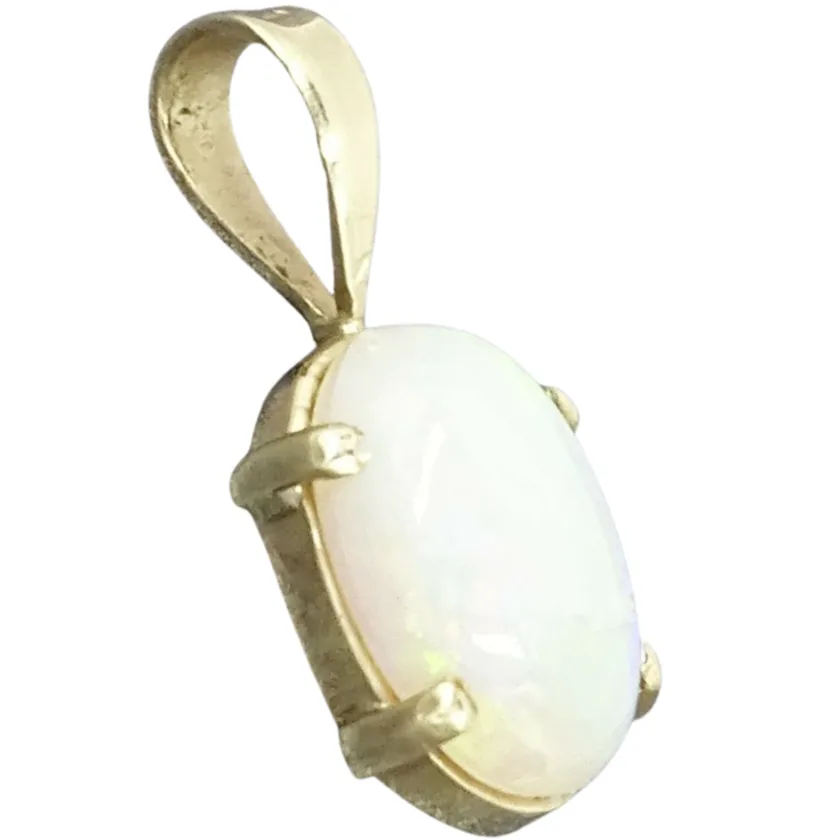 10ct Gold Opal Pendant