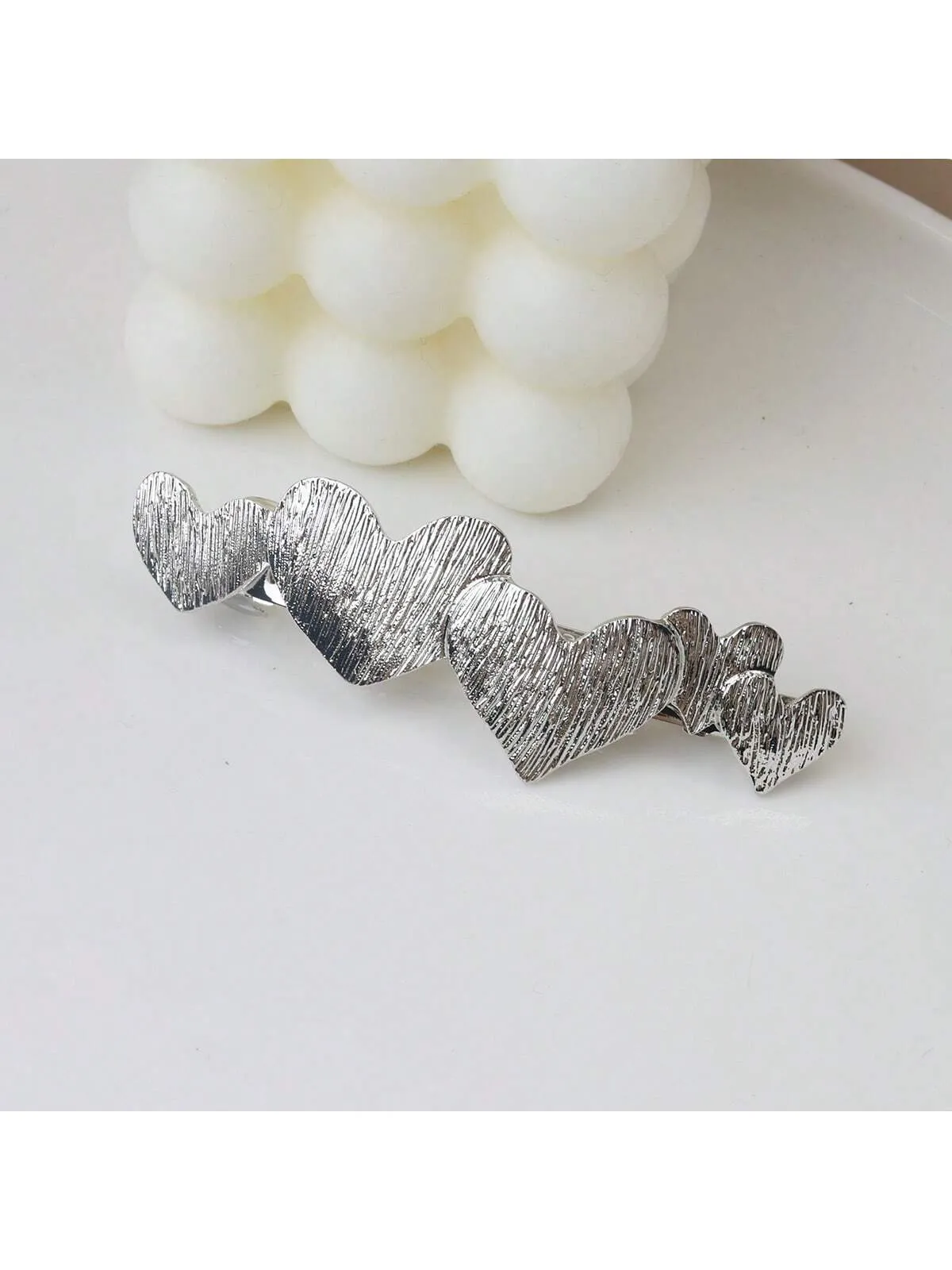 1pc Ladies' Metal Heart Shaped Spring Clip Hairpin, Simple And Versatile Hair