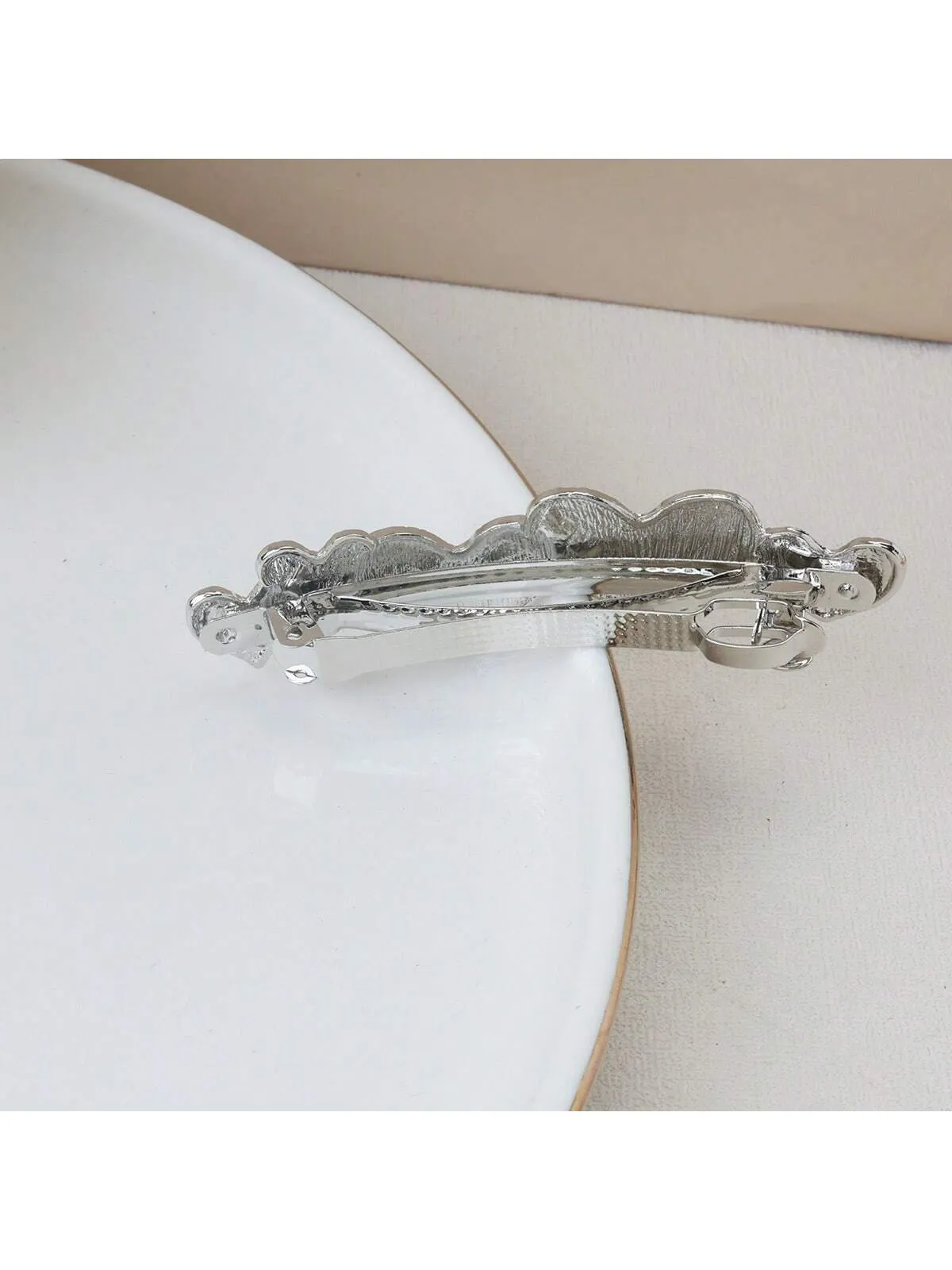 1pc Ladies' Metal Heart Shaped Spring Clip Hairpin, Simple And Versatile Hair