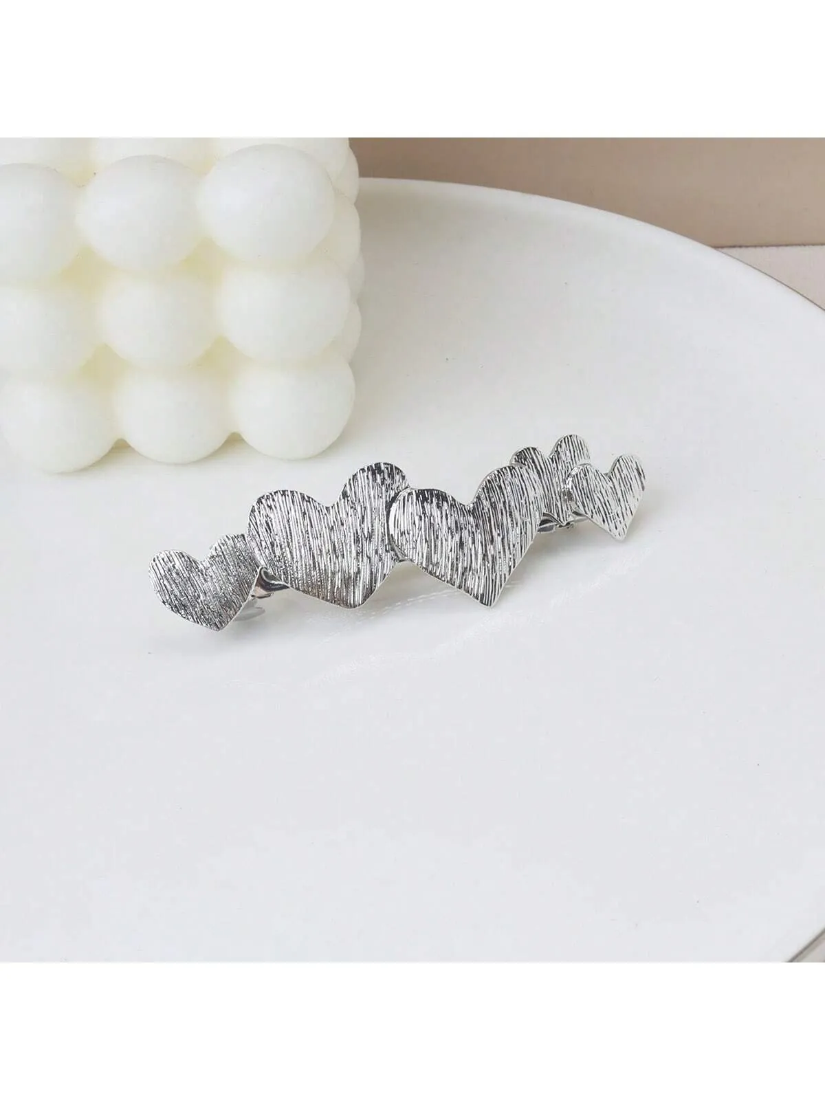 1pc Ladies' Metal Heart Shaped Spring Clip Hairpin, Simple And Versatile Hair