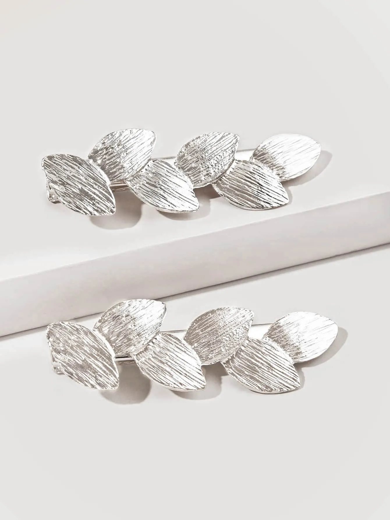 2pcs Metallic Brushed Leaf Hairpin, Simple Style Matte Tree Leaf Hairclip, Side