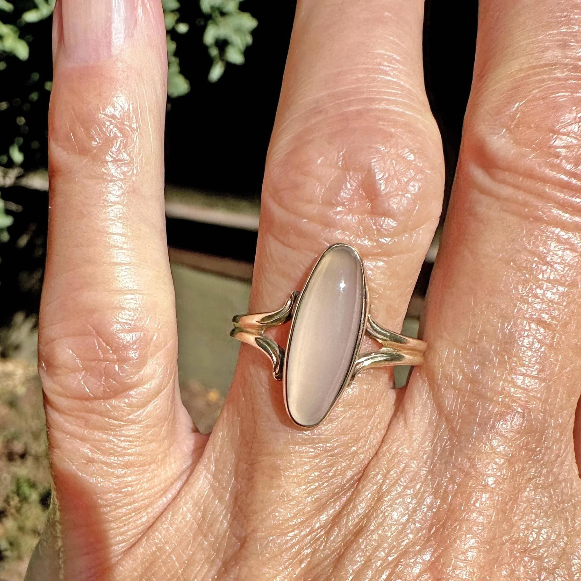 Fine Vintage 10K Gold Moonstone Oval Cabochon Ring