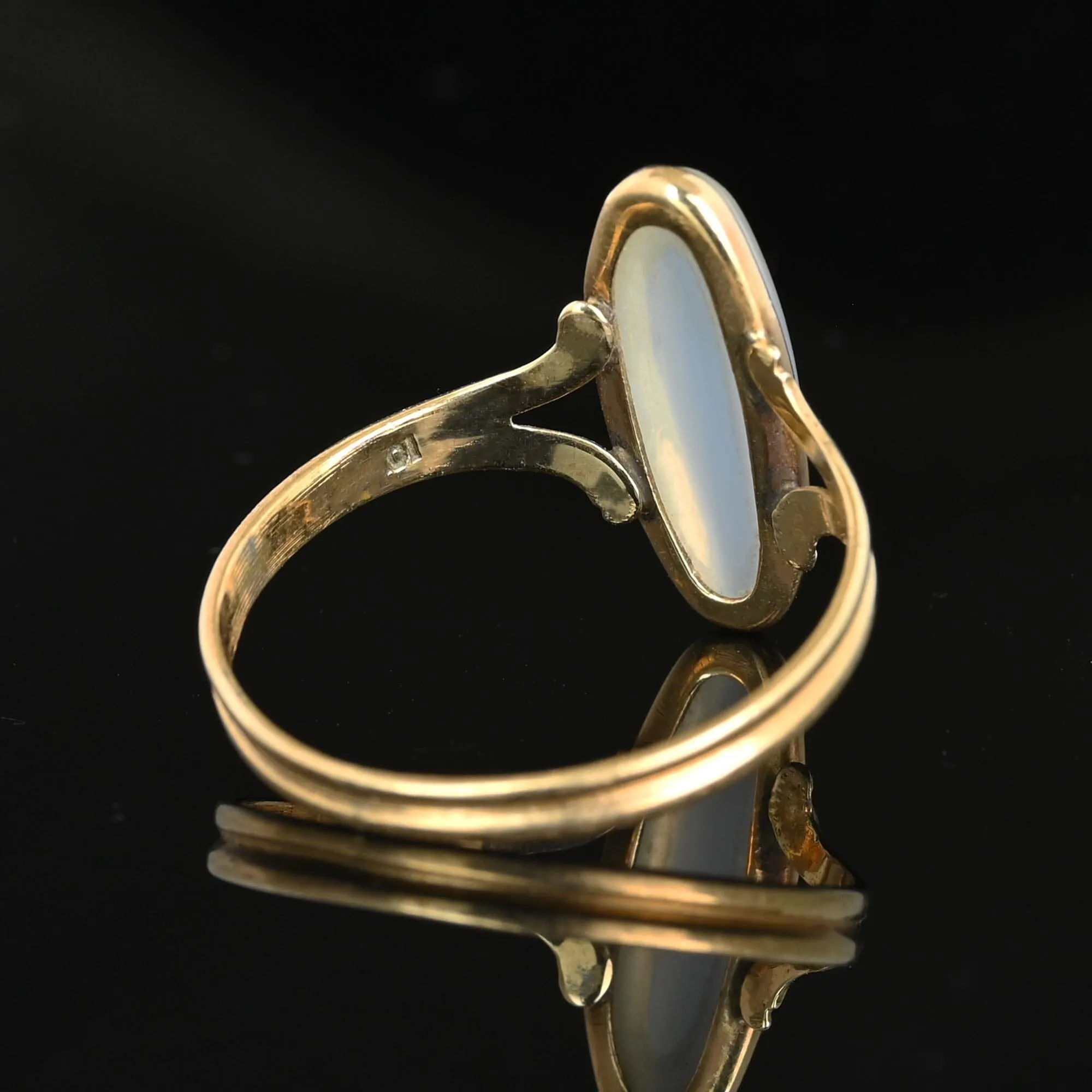 Fine Vintage 10K Gold Moonstone Oval Cabochon Ring
