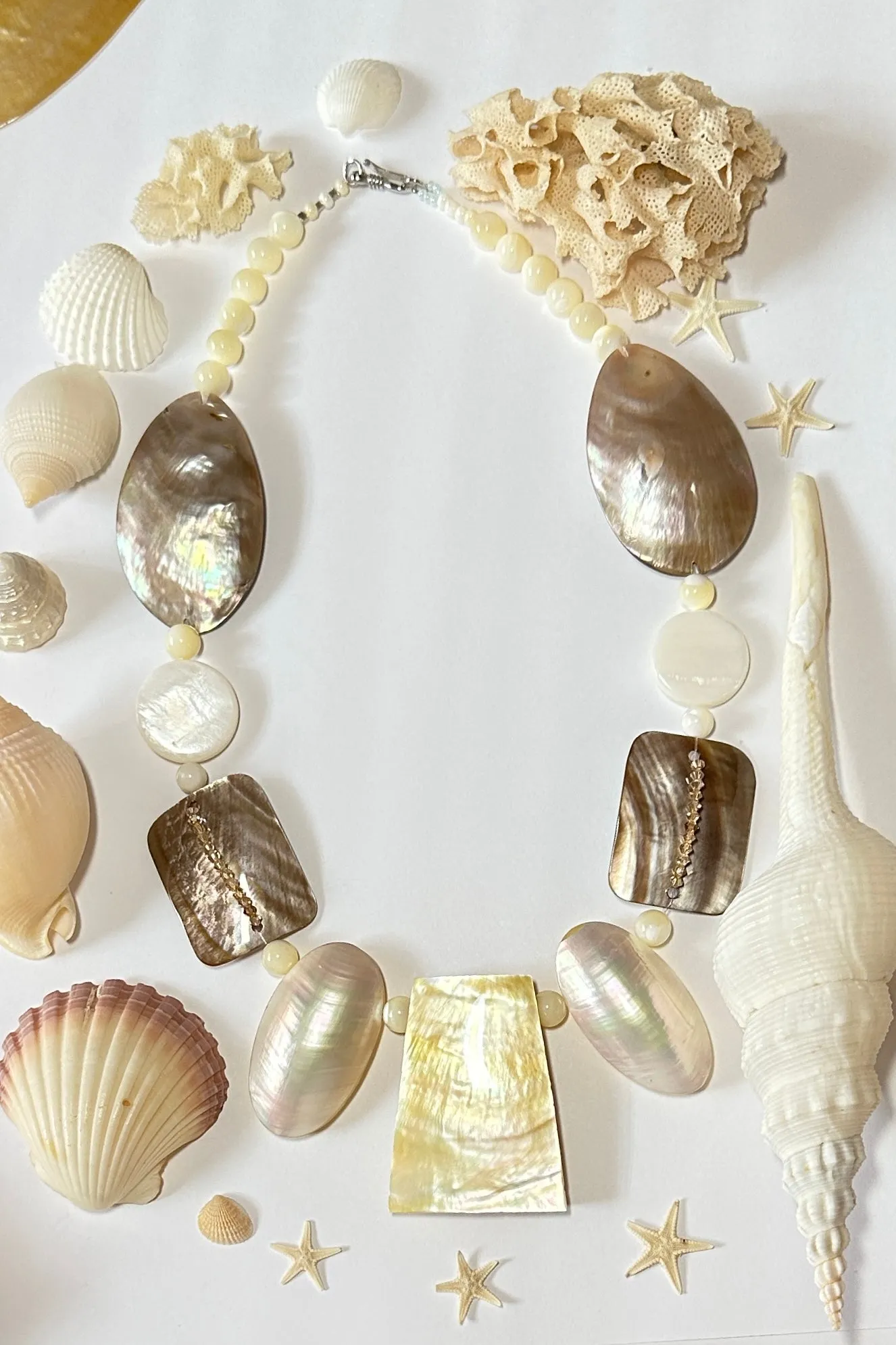 Necklace Pearly Seas Bronze Threads