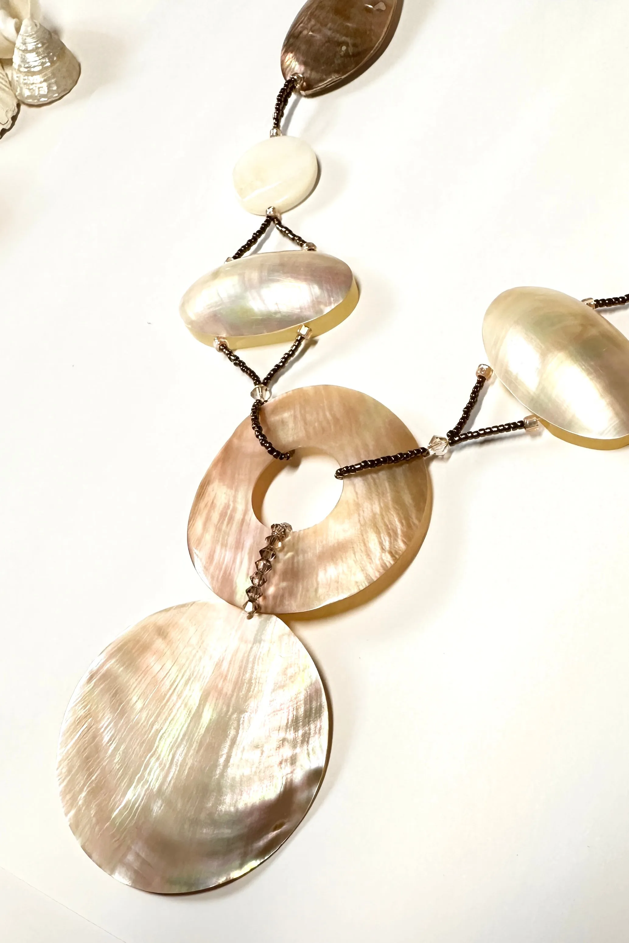 Necklace Pearly Seas Bronze Threads