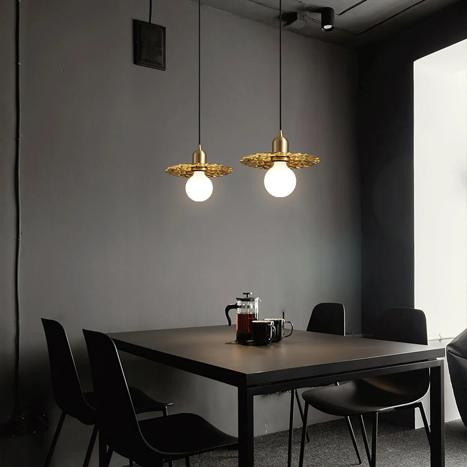 Rozeta Pendant Light