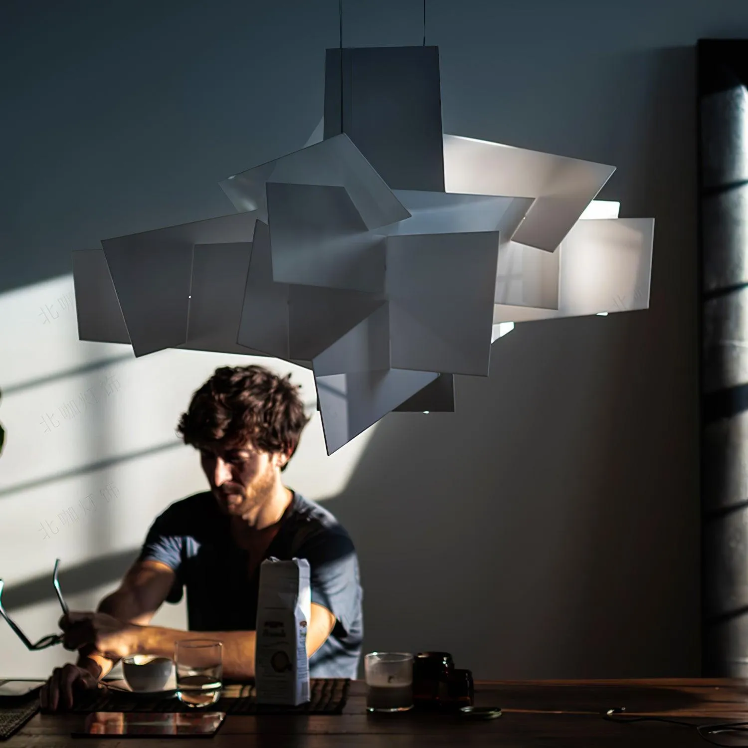 White Frato Pendant Lamp