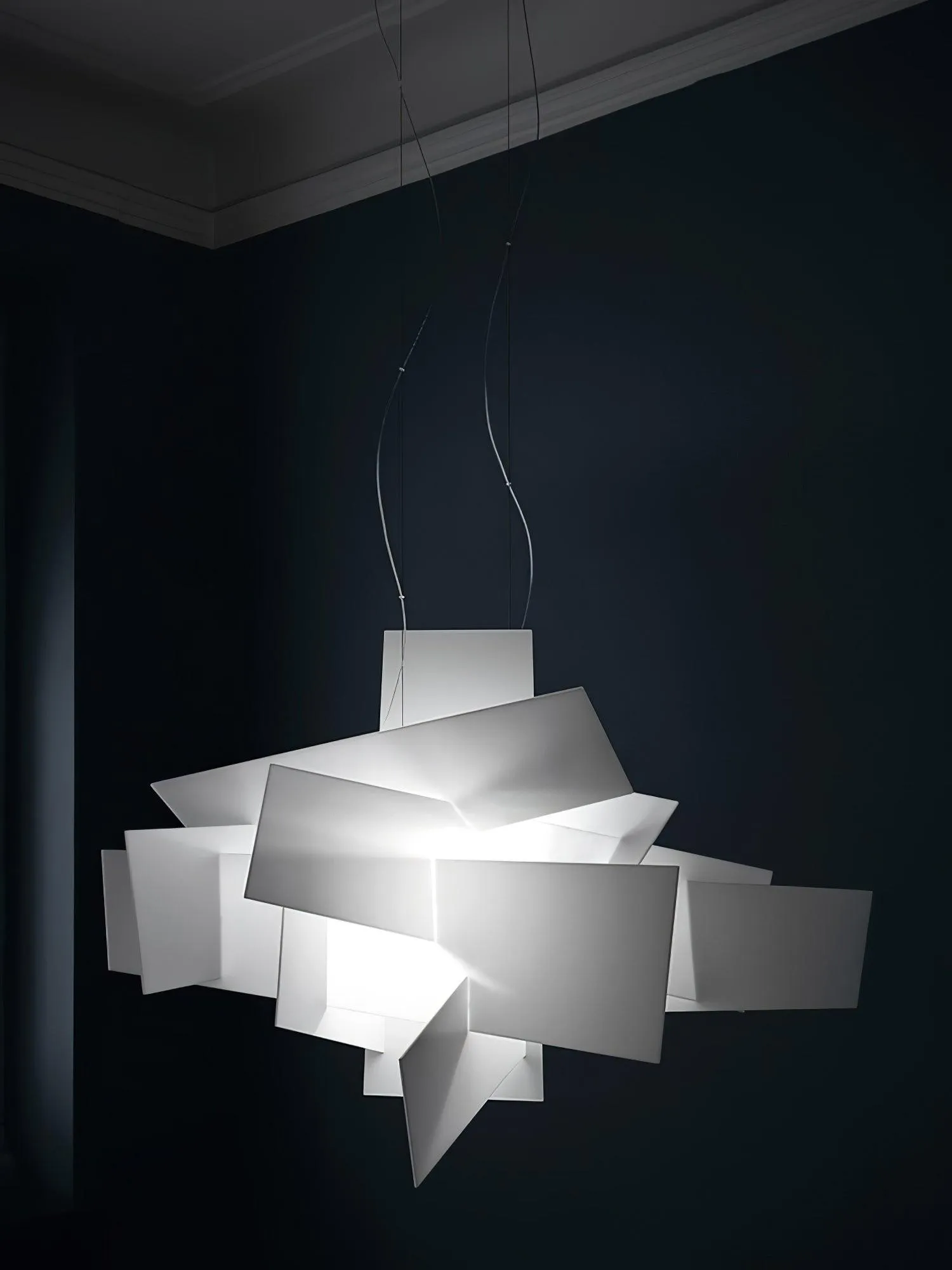 White Frato Pendant Lamp