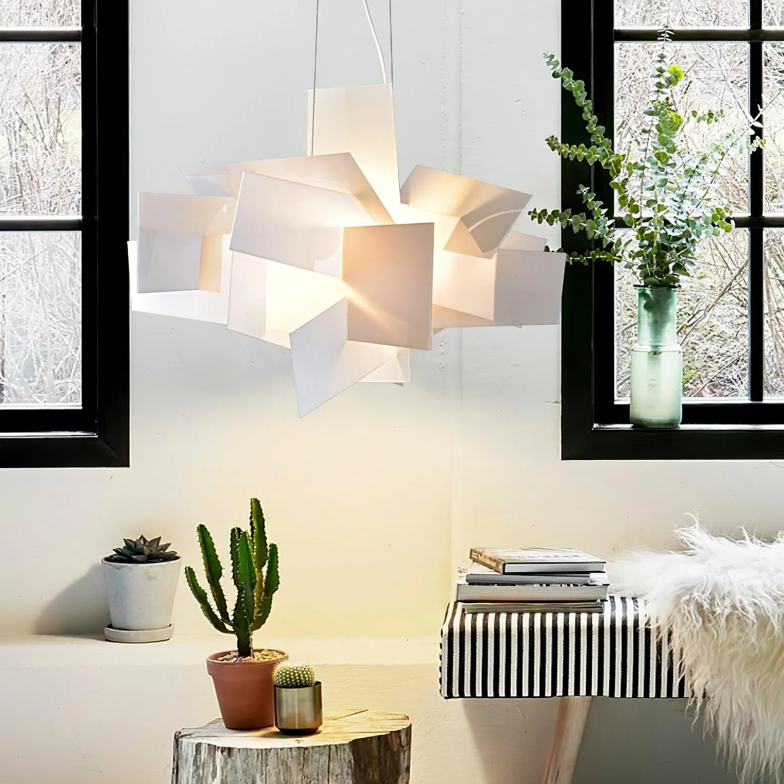 White Frato Pendant Lamp