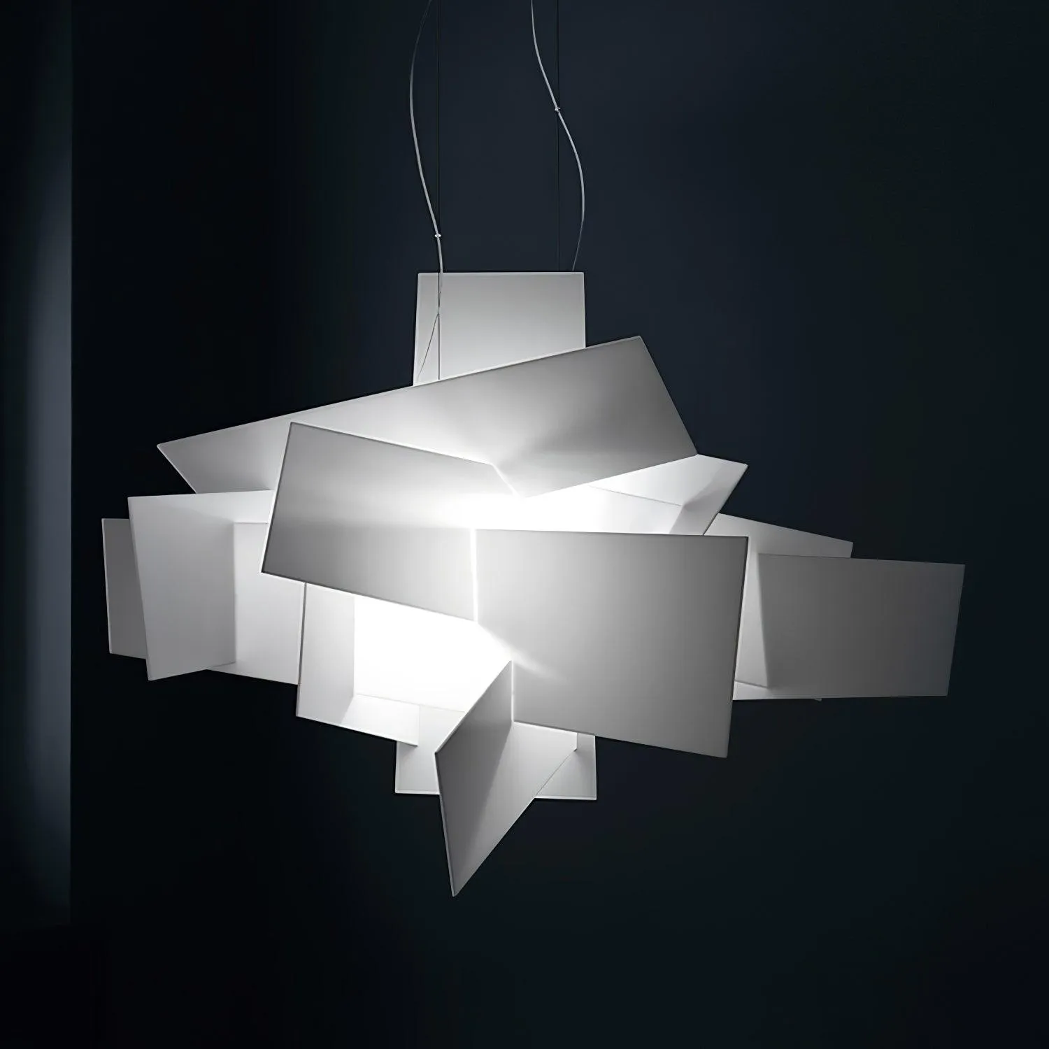 White Frato Pendant Lamp
