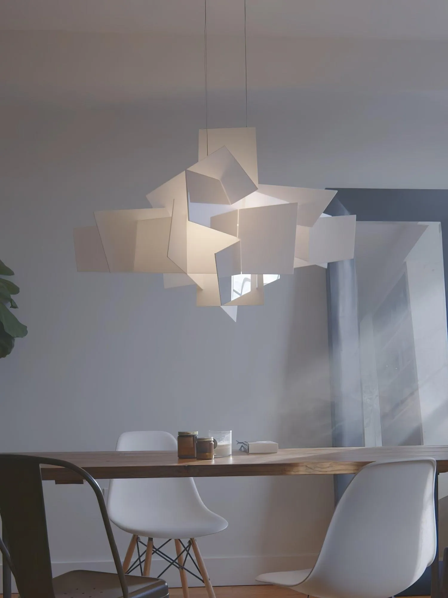White Frato Pendant Lamp