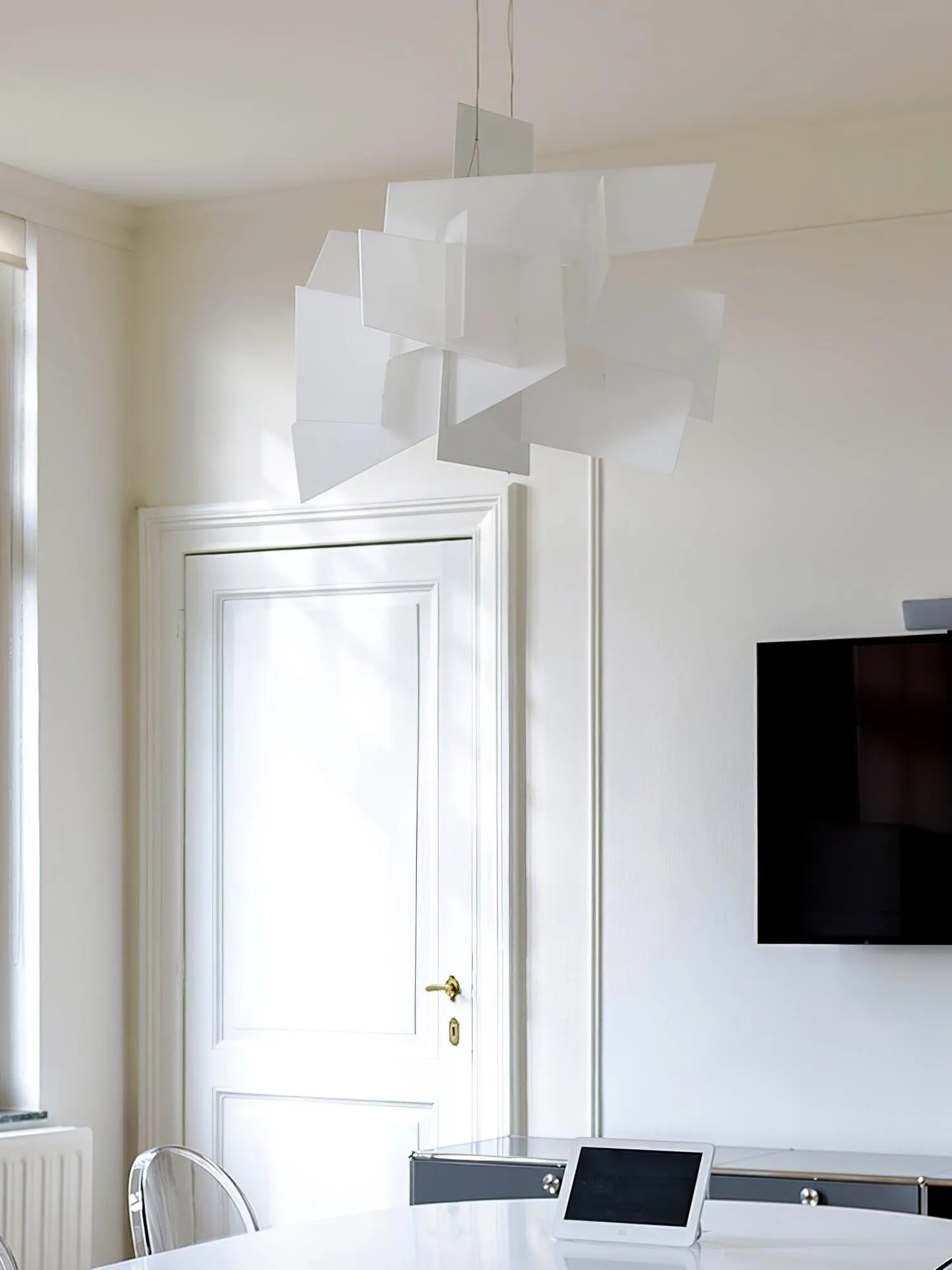 White Frato Pendant Lamp