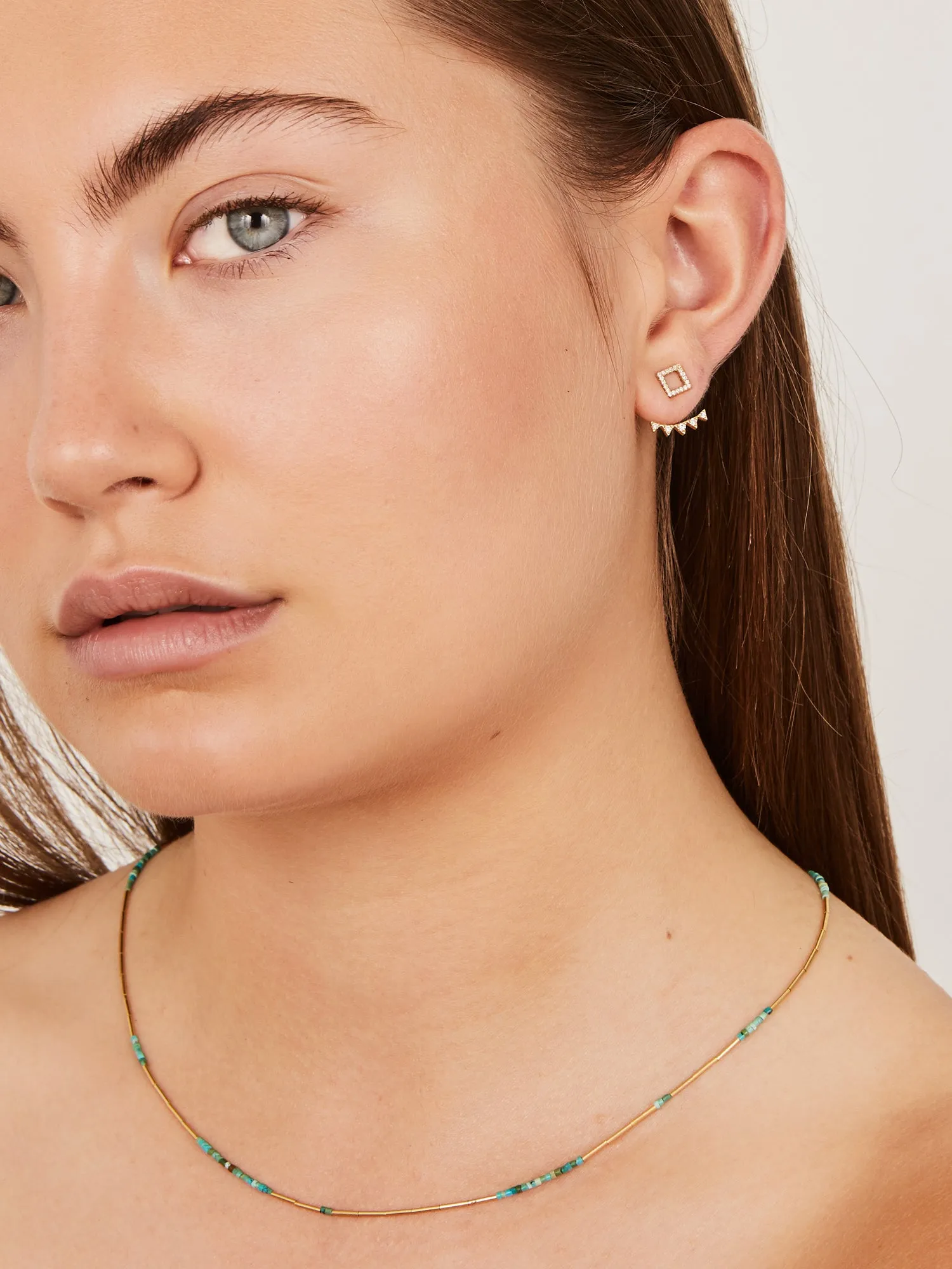 Yellow gold necklace with turquoise or lapis lazuli